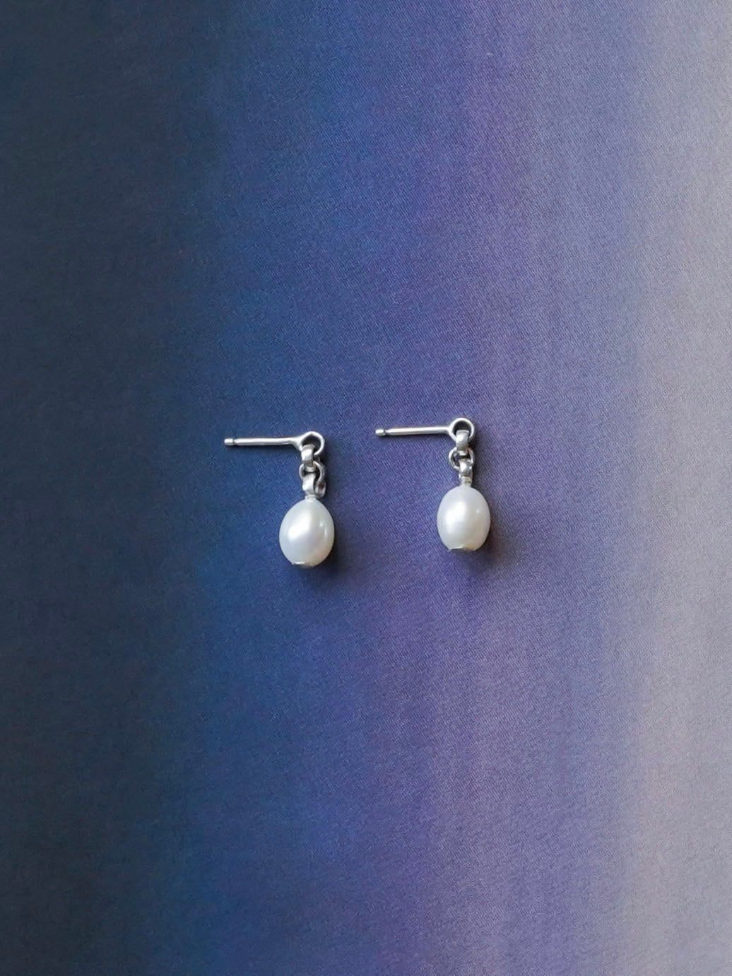 Simple Pearl Drop Earring